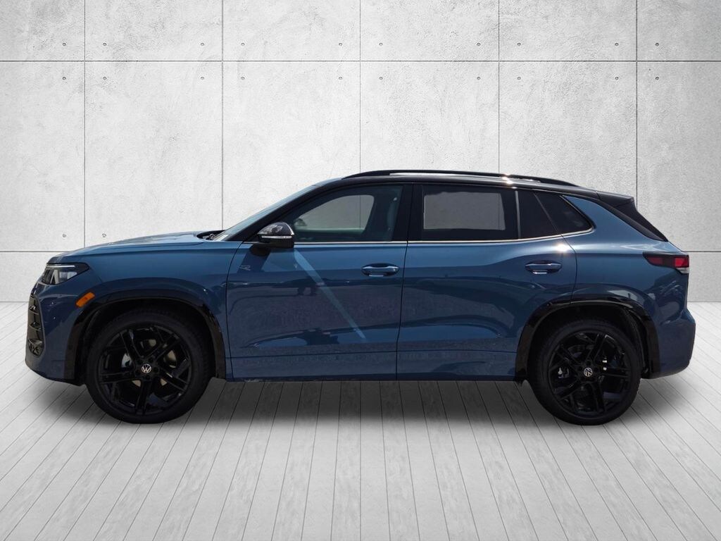 New 2026 Volkswagen Tiguan SE R-Line Black SUV