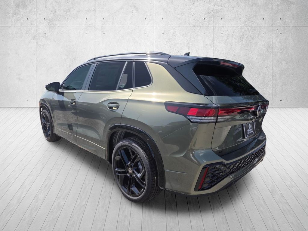 New 2026 Volkswagen Tiguan SE R-Line Black SUV