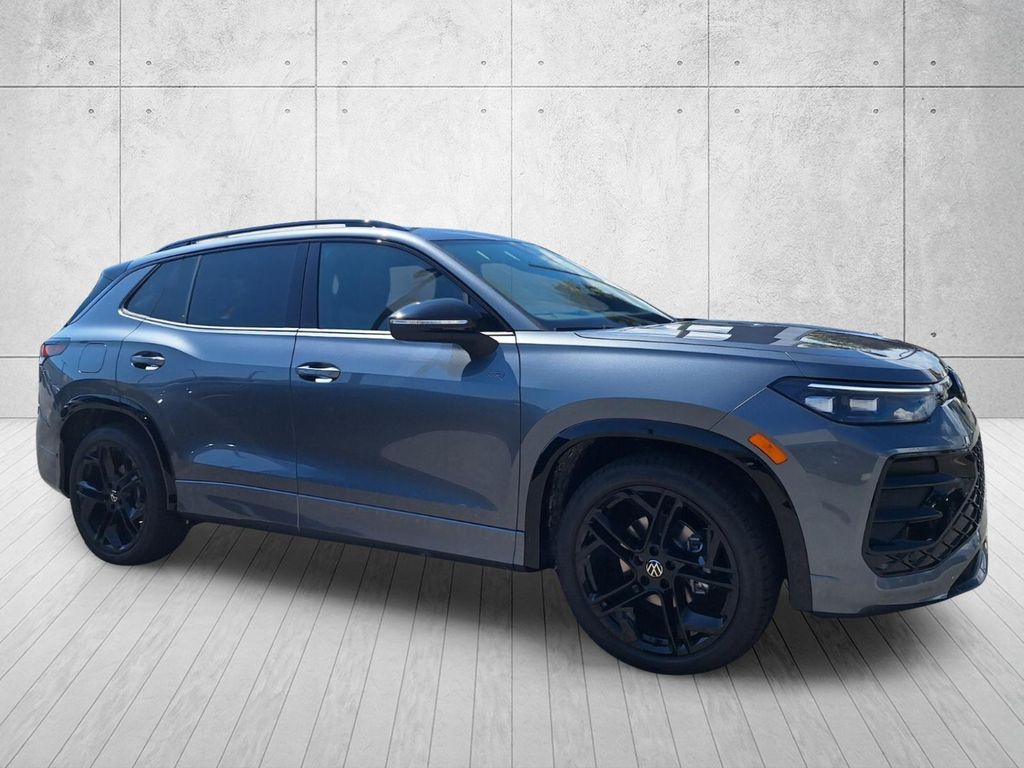 New 2026 Volkswagen Tiguan SE R-Line Black SUV