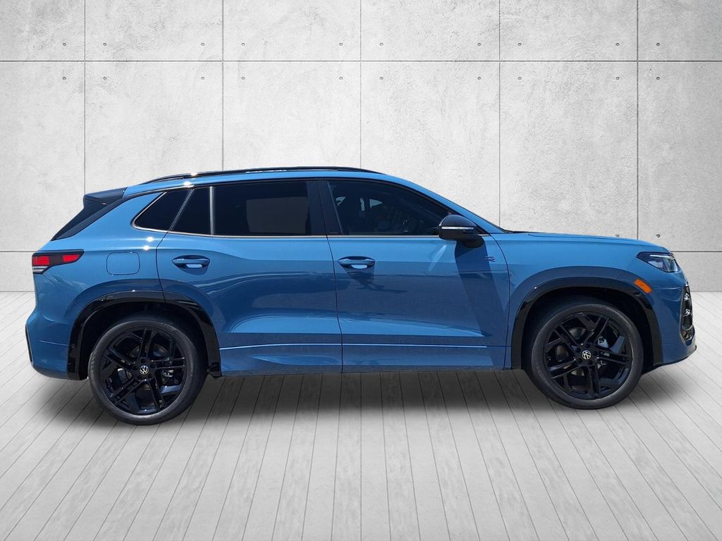 New 2026 Volkswagen Tiguan SE R-Line Black SUV
