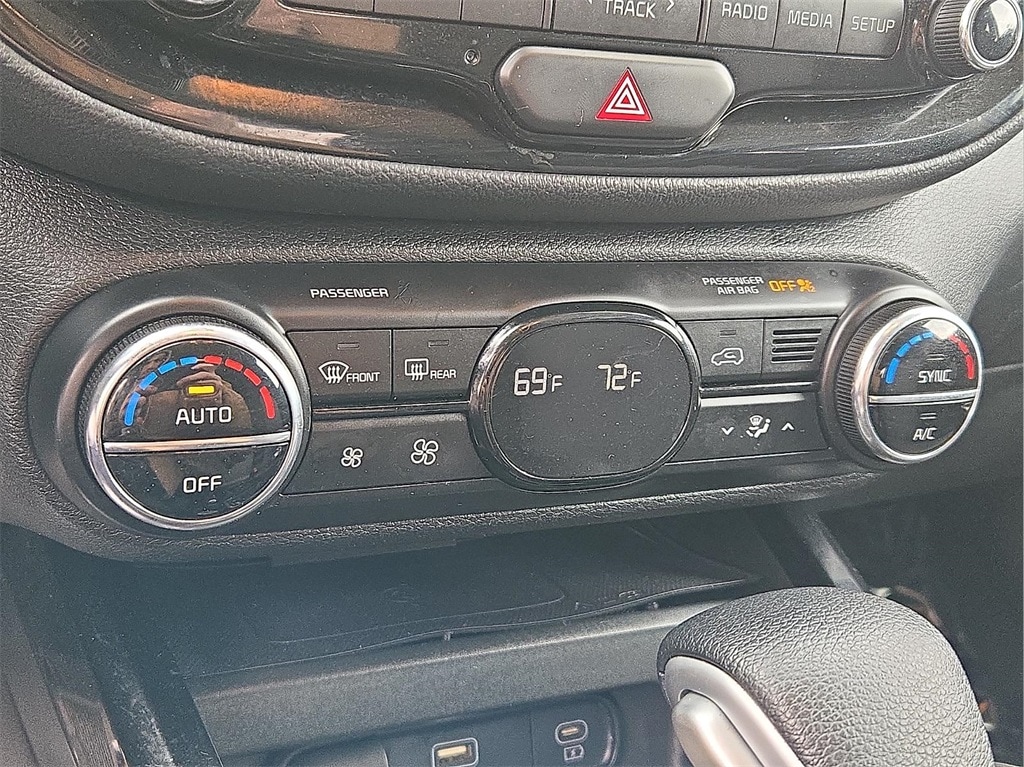 2023 Kia Soul S - Photo 17