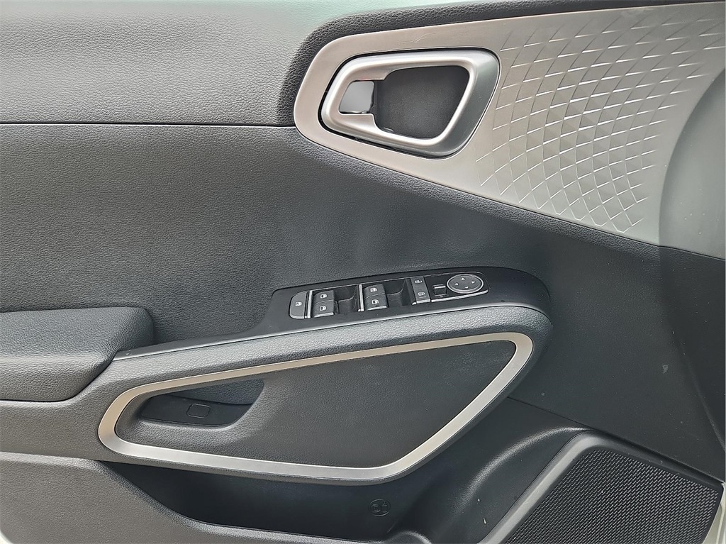 2023 Kia Soul S - Photo 14