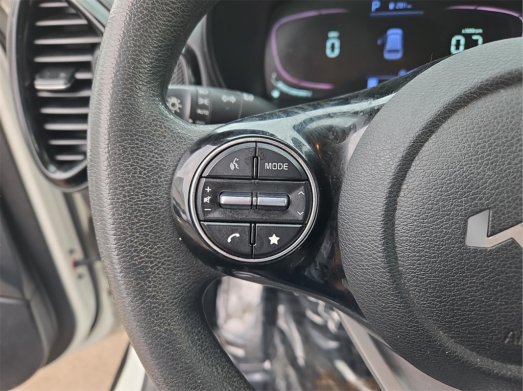 2023 Kia Soul S - Photo 23
