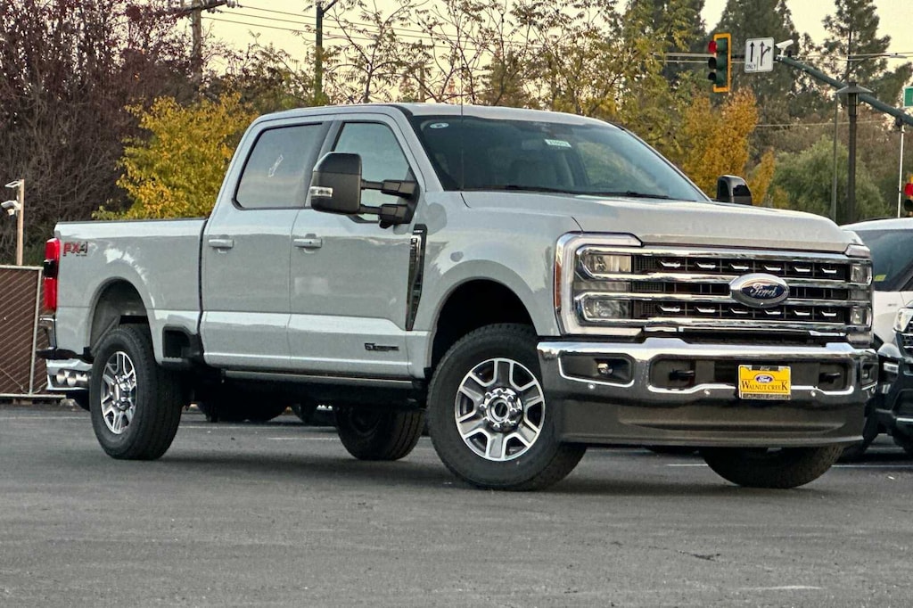New 2026 Ford Super Duty Lariat TRUCK