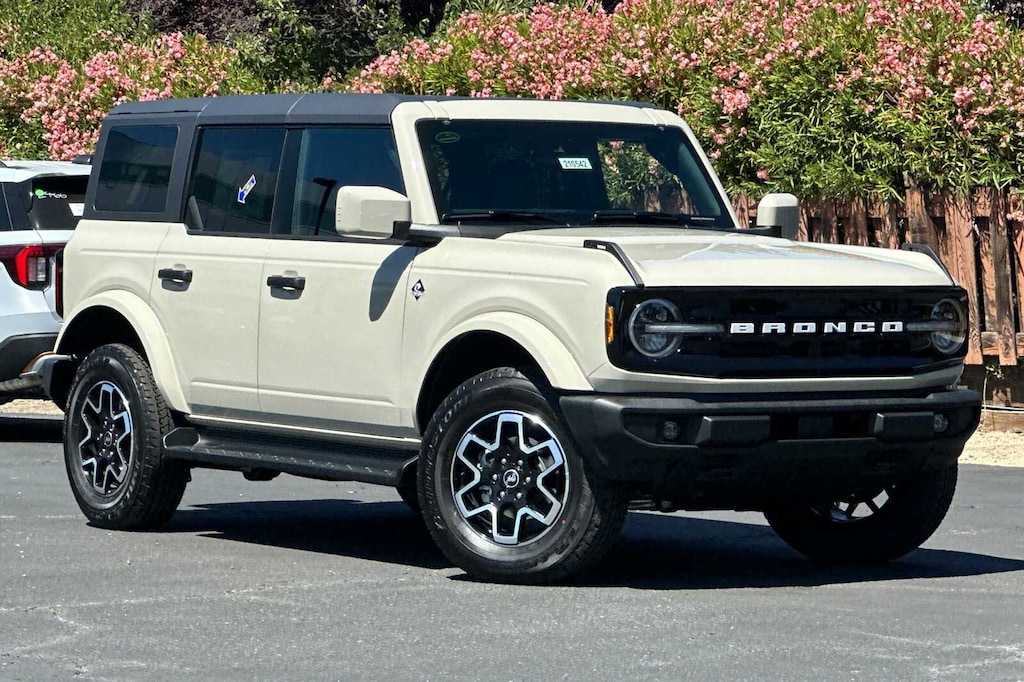 New 2026 Ford Bronco Outer Banks® SUV