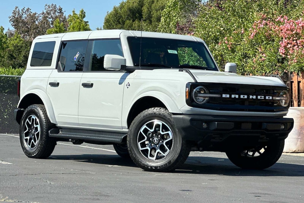 New 2026 Ford Bronco Outer Banks® SUV