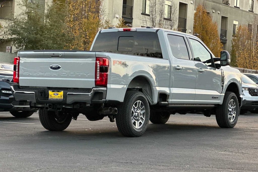 New 2026 Ford Super Duty Lariat TRUCK