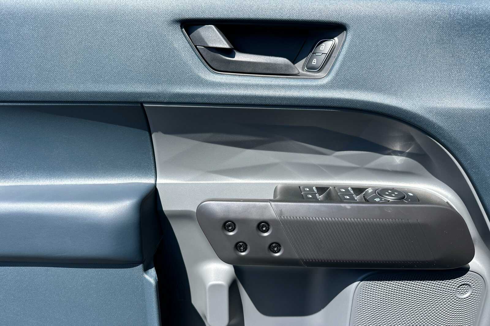 2025 Ford Maverick XLT - Photo 8