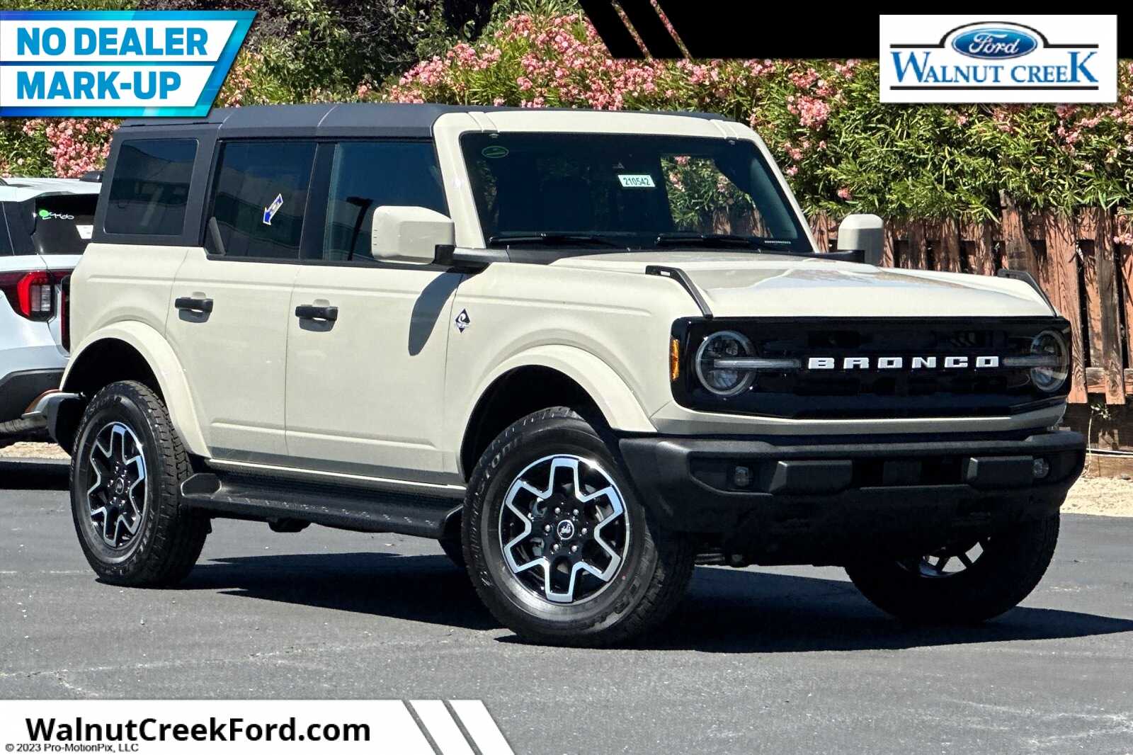 2026 Ford Bronco Outer Banks&reg; SUV