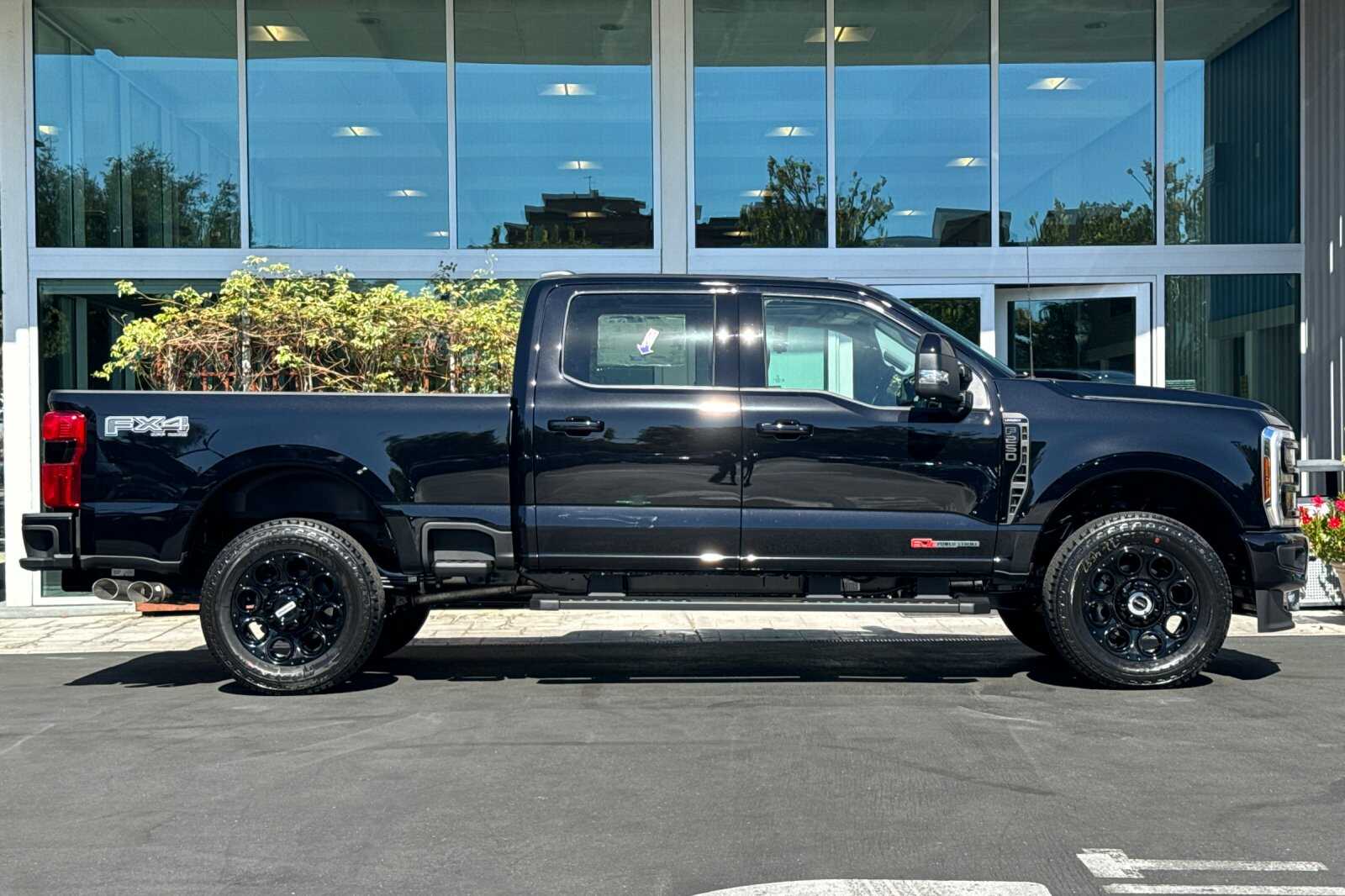 New 2027 Ford Super Duty F-250® Lariat® TRUCK