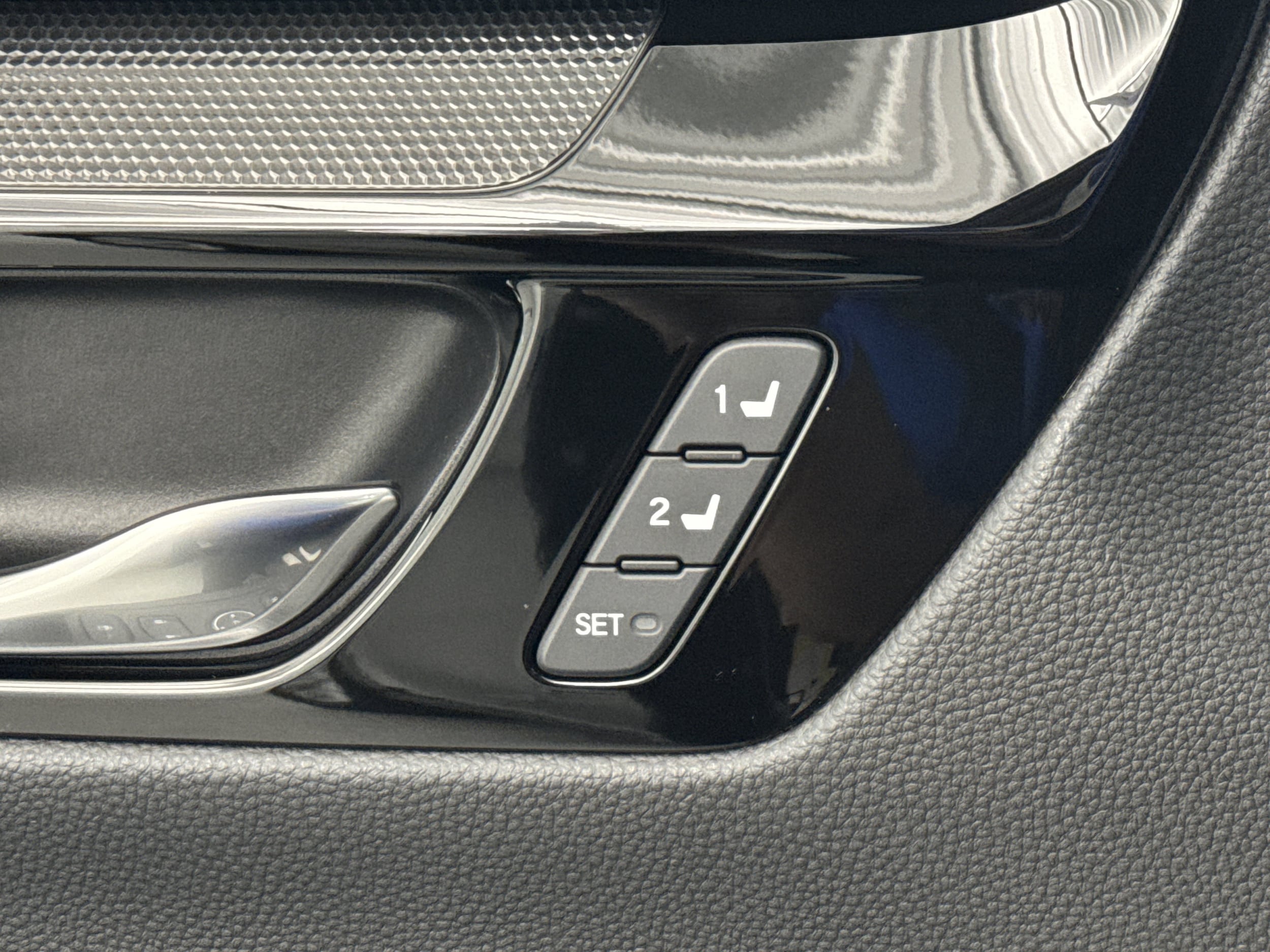 2025 Honda CR-V EX-L - Photo 18