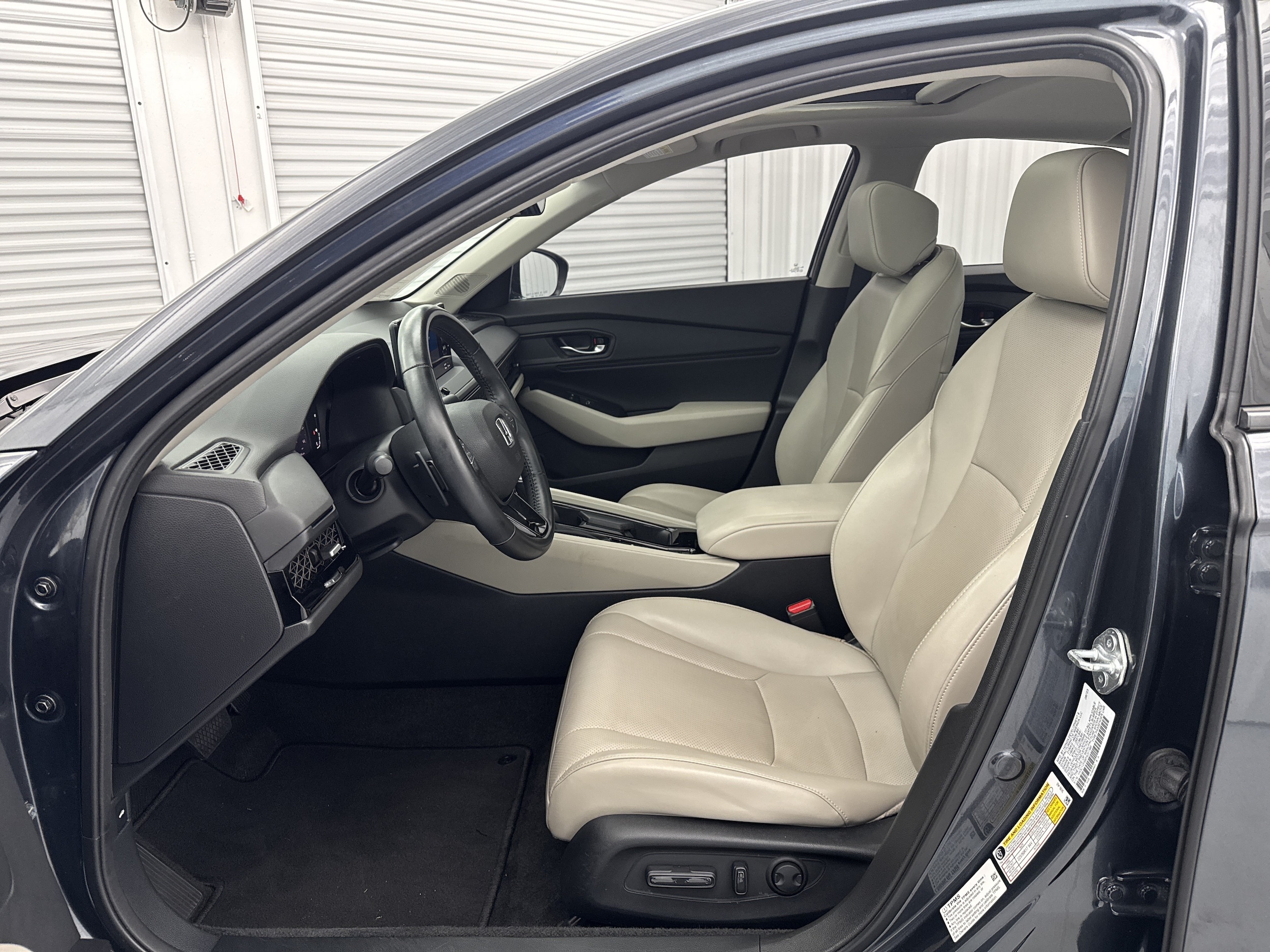 2023 Honda Accord Hybrid EX-L - Photo 12