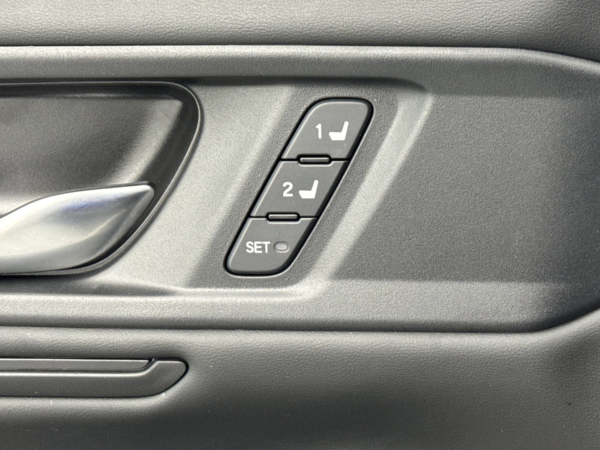 2023 Honda Accord Hybrid EX-L - Photo 18
