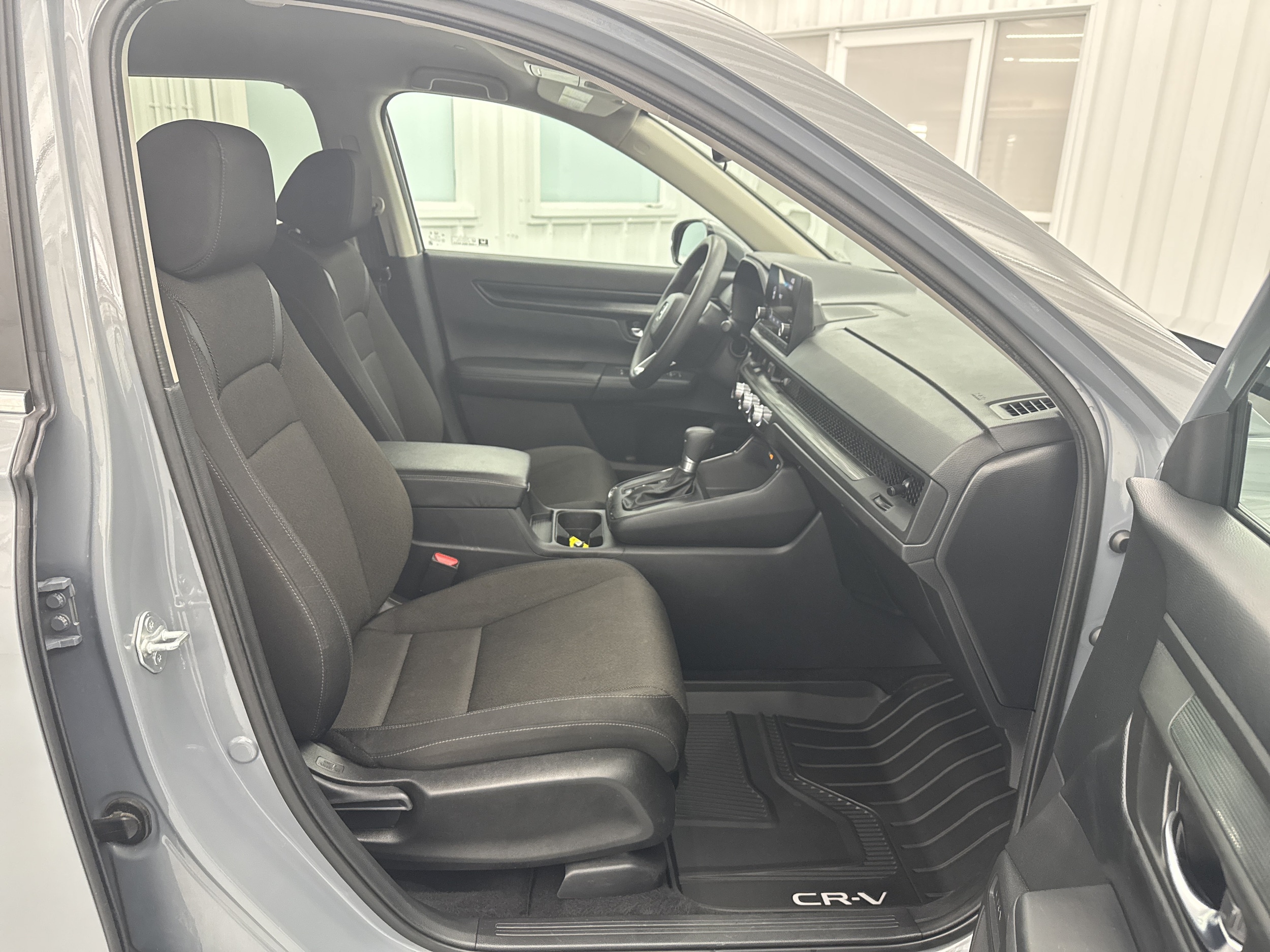 2025 Honda CR-V LX - Photo 8