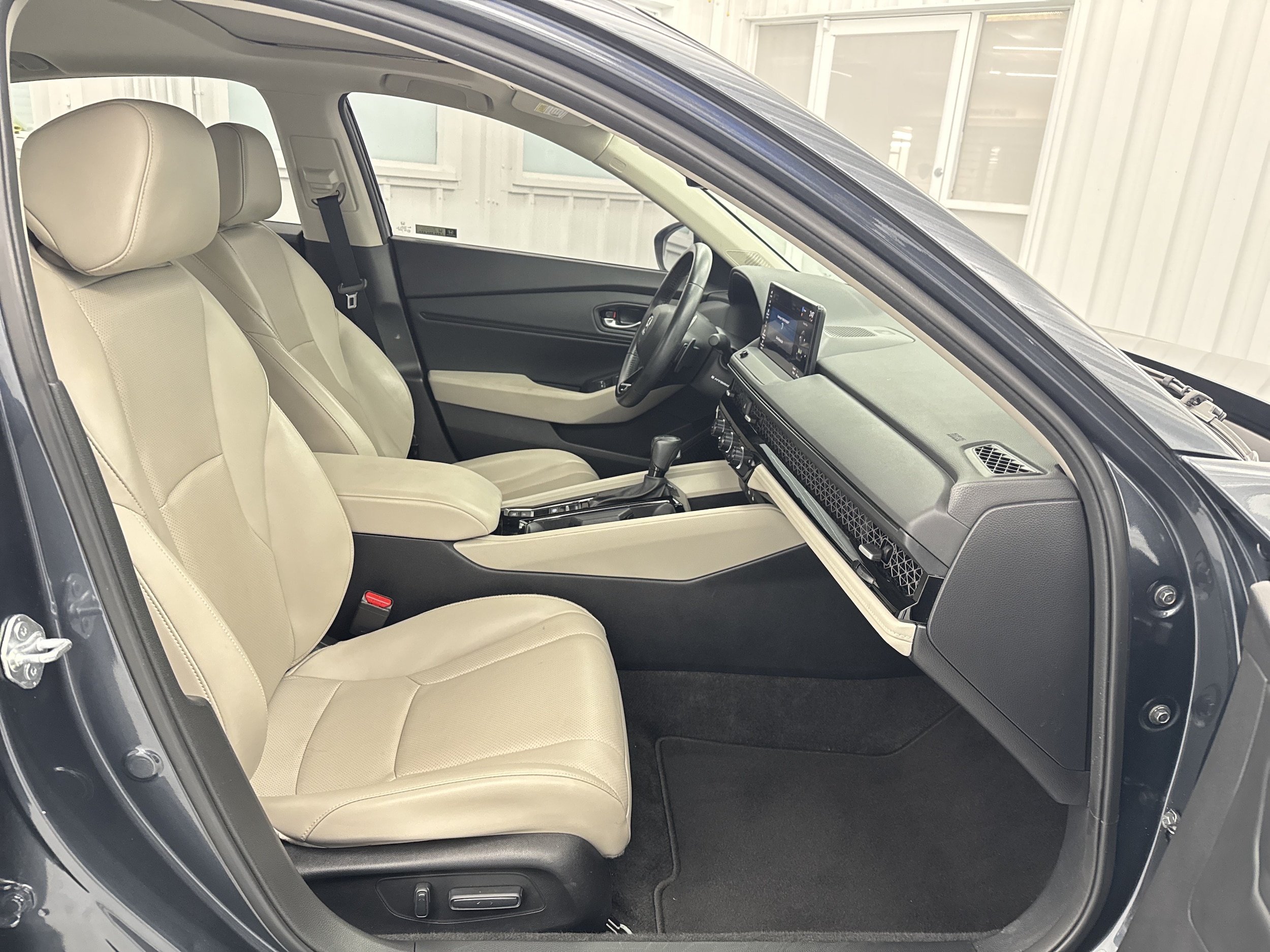 2023 Honda Accord Hybrid EX-L - Photo 9