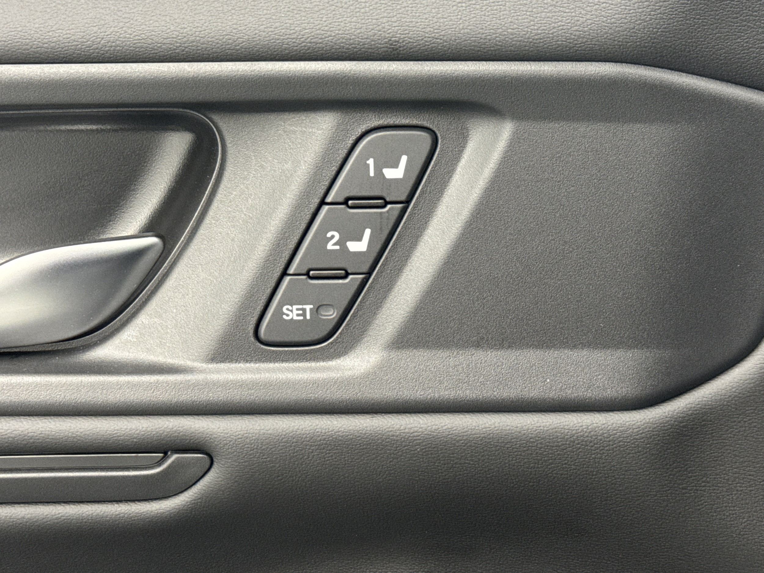2025 Honda Accord Hybrid Sport-L - Photo 18
