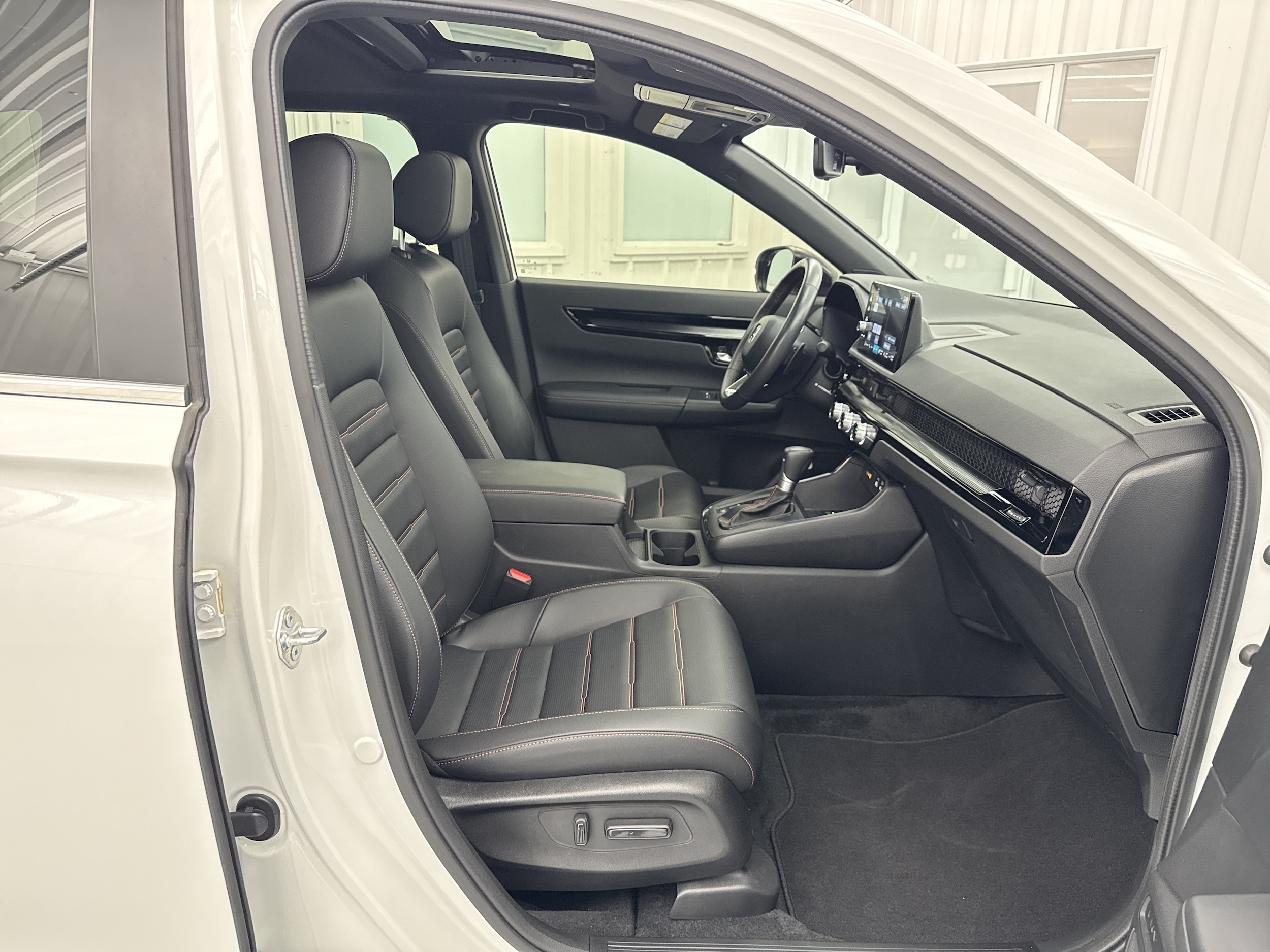 2024 Honda CR-V Sport Touring - Photo 8