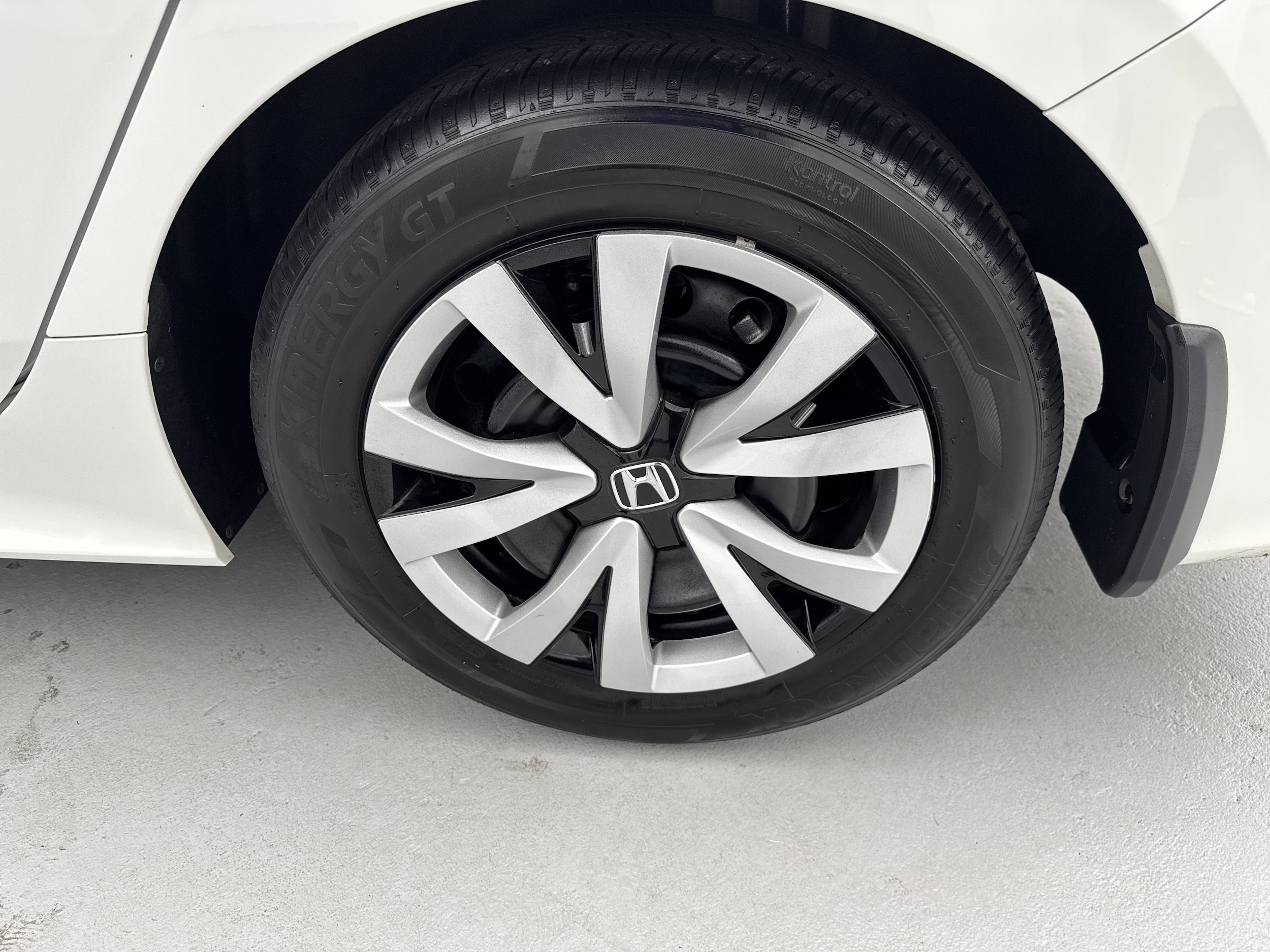 2025 Honda Civic LX - Photo 9
