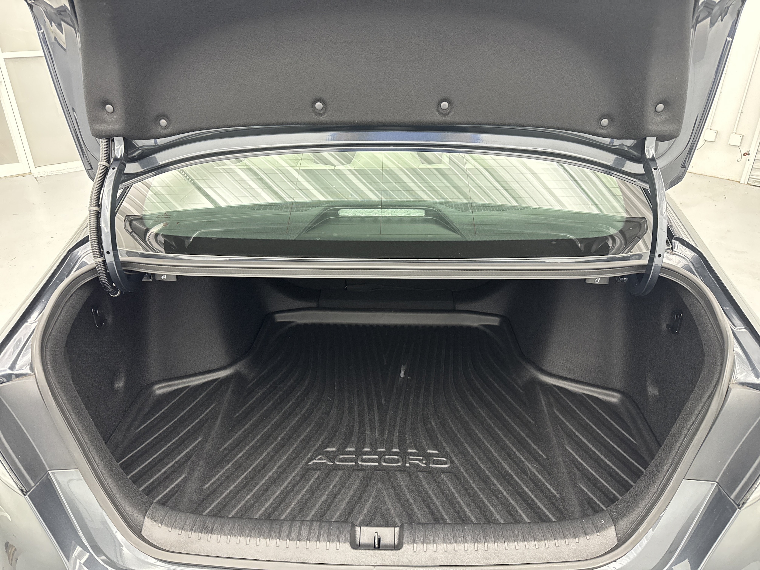 2023 Honda Accord Hybrid EX-L - Photo 10