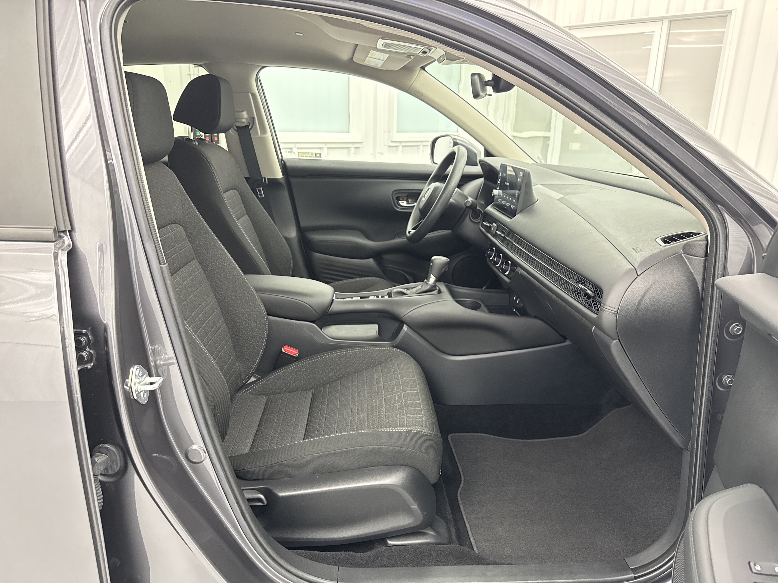 2026 Honda HR-V LX - Photo 8