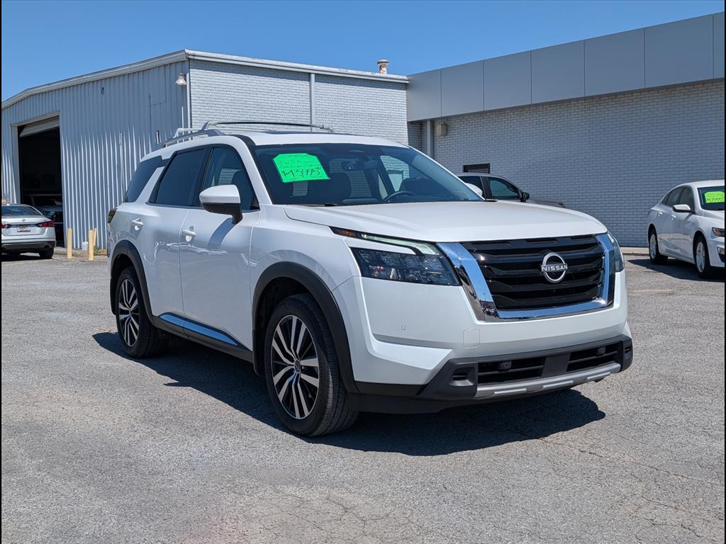 2025 Nissan Pathfinder Platinum