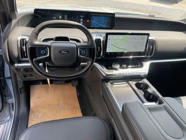 2025 Ford Expedition Platinum - Photo 6