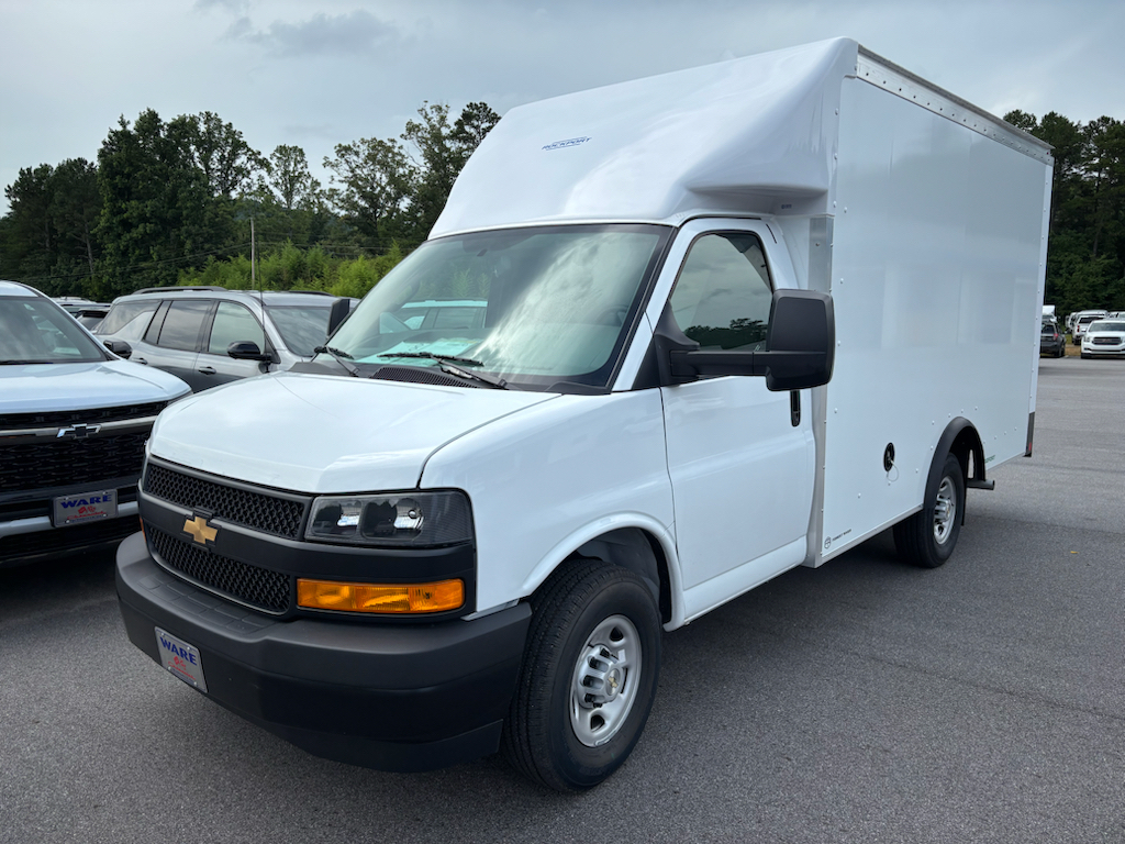 2026 Chevrolet Express Cutaway Base