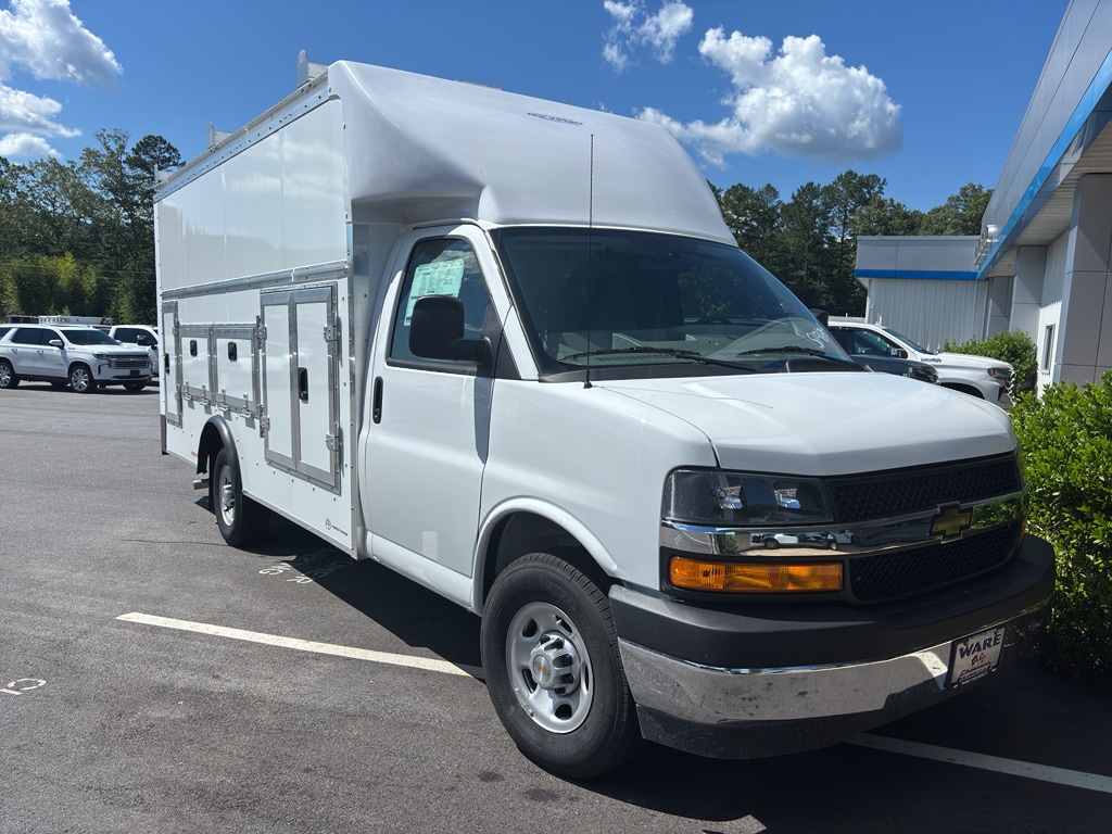 2025 Chevrolet Express Cutaway