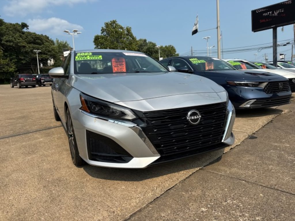 Used 2023 Nissan Altima 2.5 SV Sedan