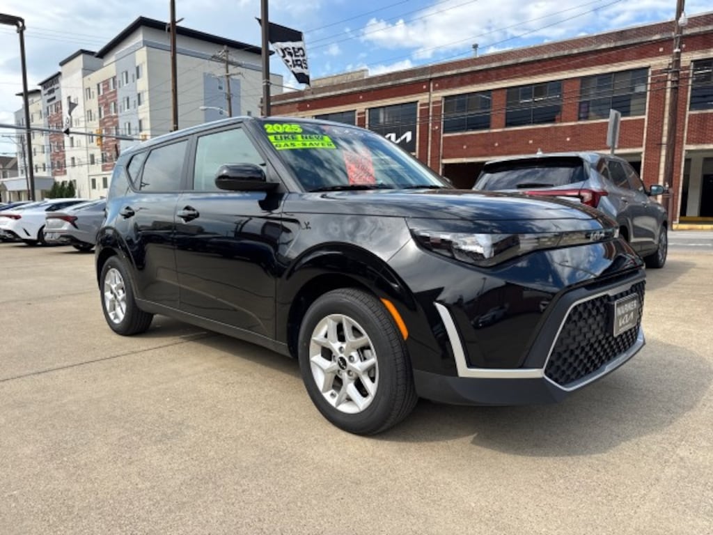 Certified 2025 Kia Soul LX Hatchback