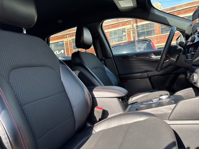 2023 Ford Escape ST-Line - Photo 14