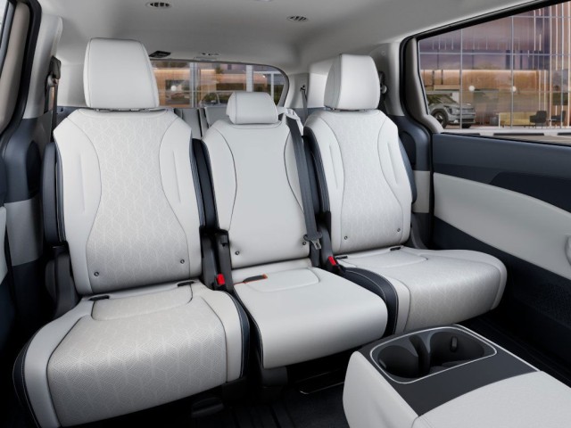 2026 Kia Carnival EX - Photo 16