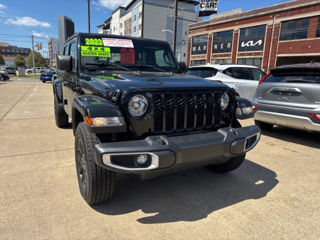 Used 2023 Jeep Gladiator Sport Truck Crew Cab