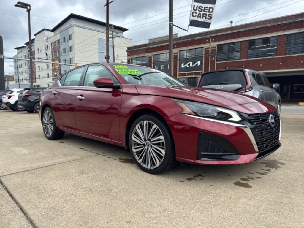 Used 2024 Nissan Altima 2.5 SL Sedan