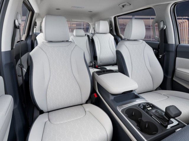 2026 Kia Carnival EX - Photo 15