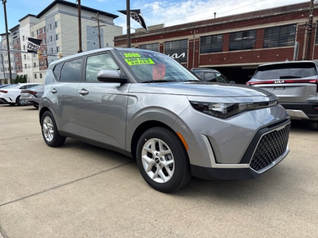 Certified 2025 Kia Soul LX Hatchback