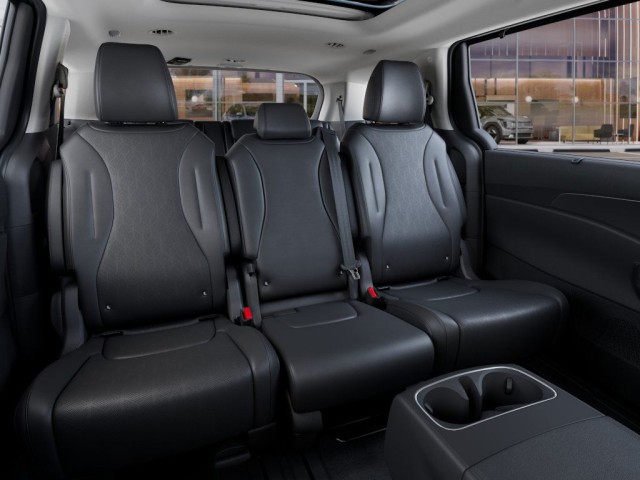 2026 Kia Carnival SX - Photo 16