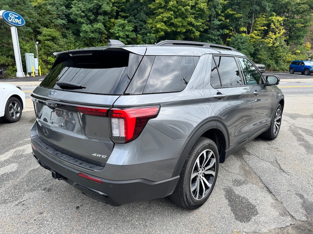 Used 2025 Ford Explorer ST-Line SUV