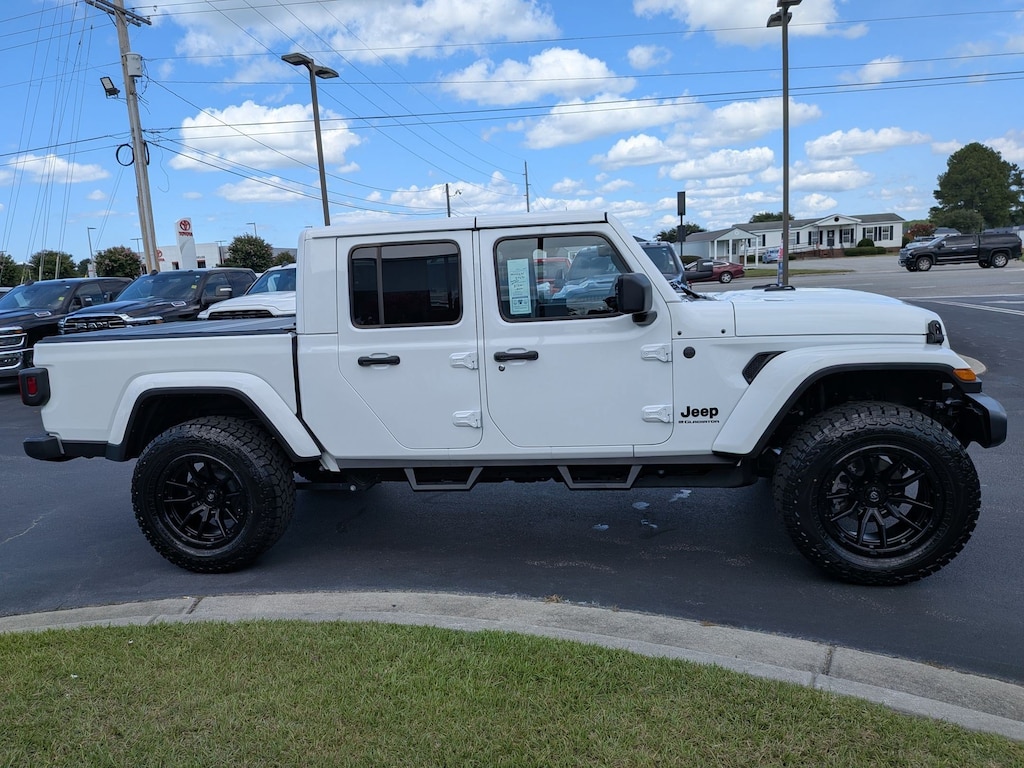 New 2026 Jeep Gladiator Sport Pickup