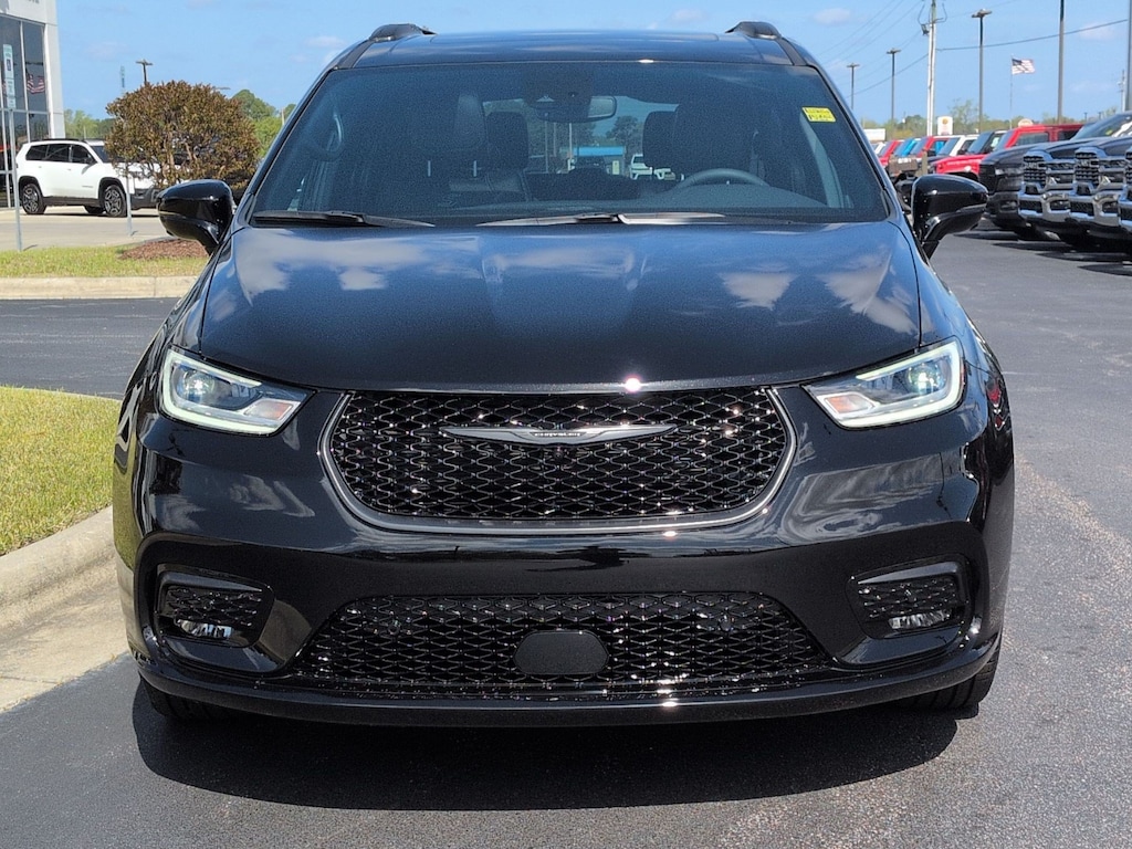 New 2026 Chrysler Pacifica Select Passenger Van