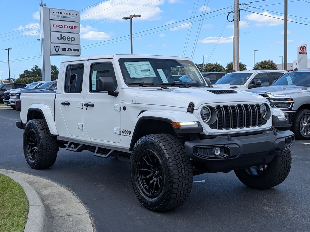 New 2026 Jeep Gladiator Sport Pickup