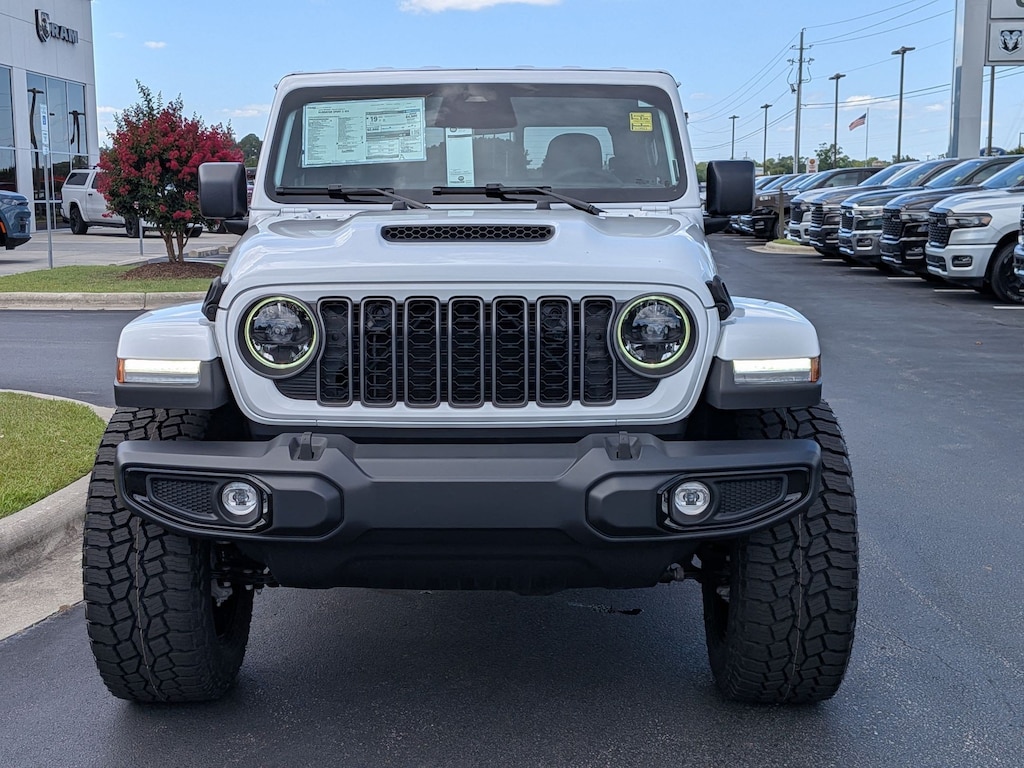 New 2026 Jeep Gladiator Sport Pickup