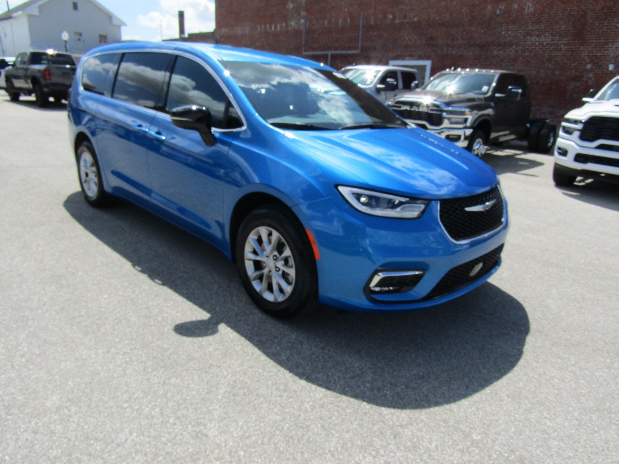 2026 Chrysler Pacifica Select
