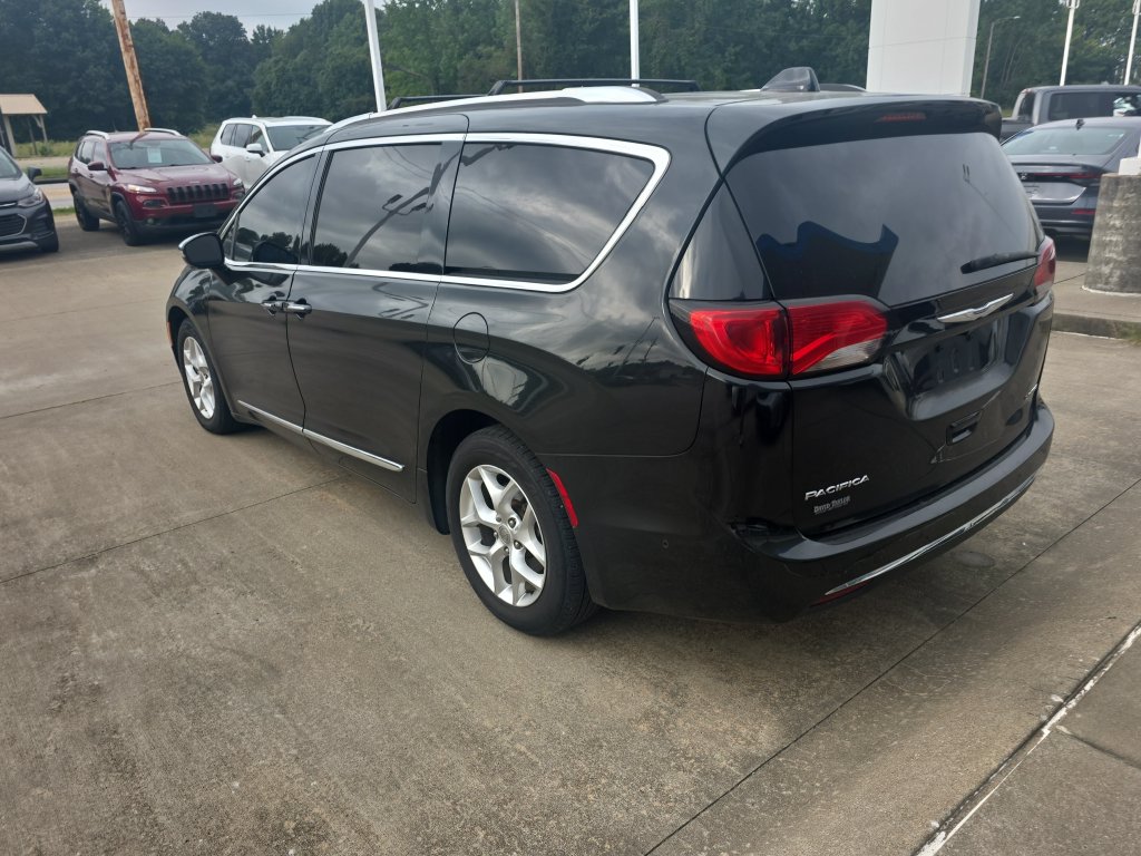 Used 2020 Chrysler Pacifica Limited Minivan/Van