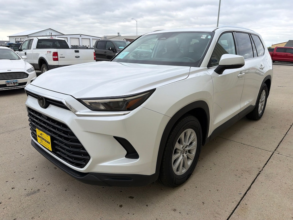 Used 2025 Toyota Grand Highlander XLE SUV