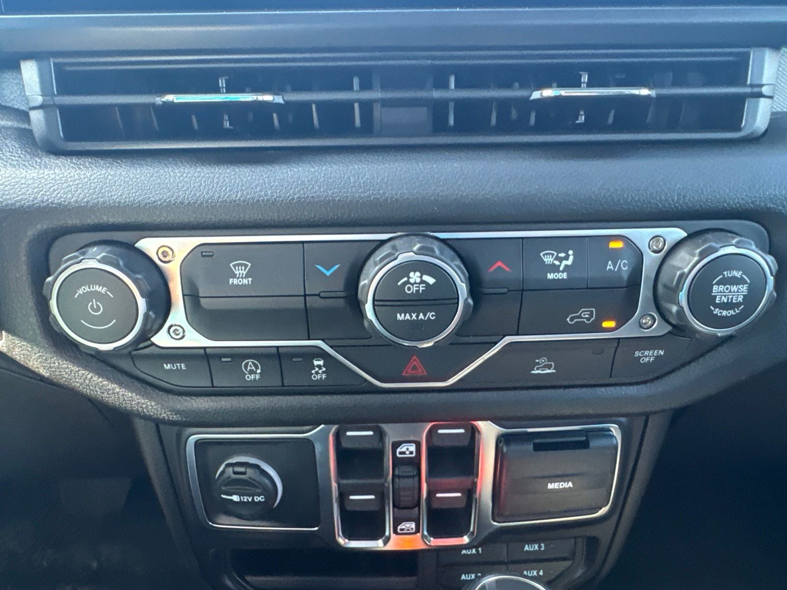 2026 Jeep Gladiator Sport - Photo 20