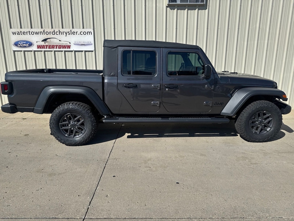 New 2026 Jeep Gladiator Sport Pickup