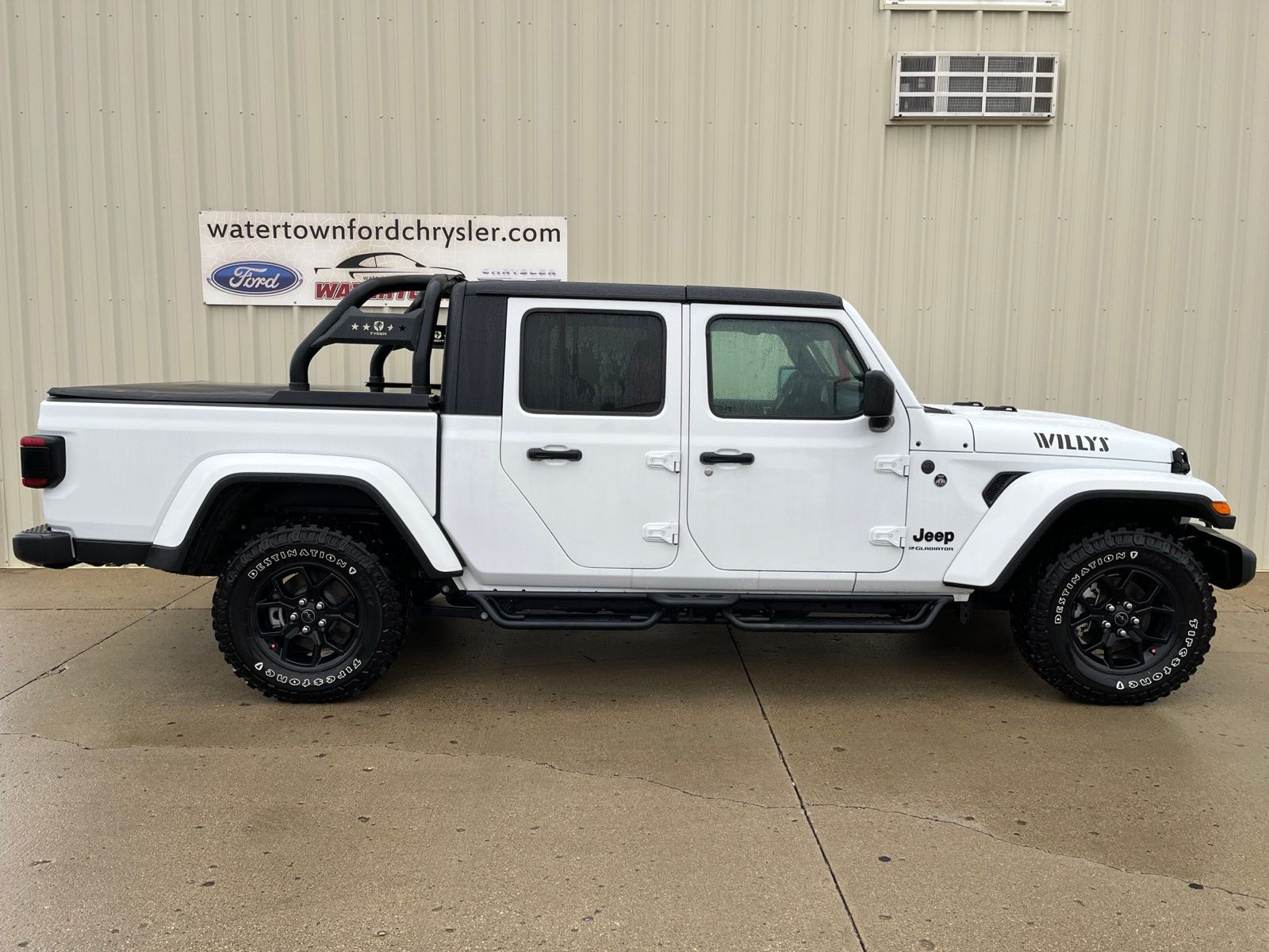 Used 2024 Jeep Gladiator Willys Truck