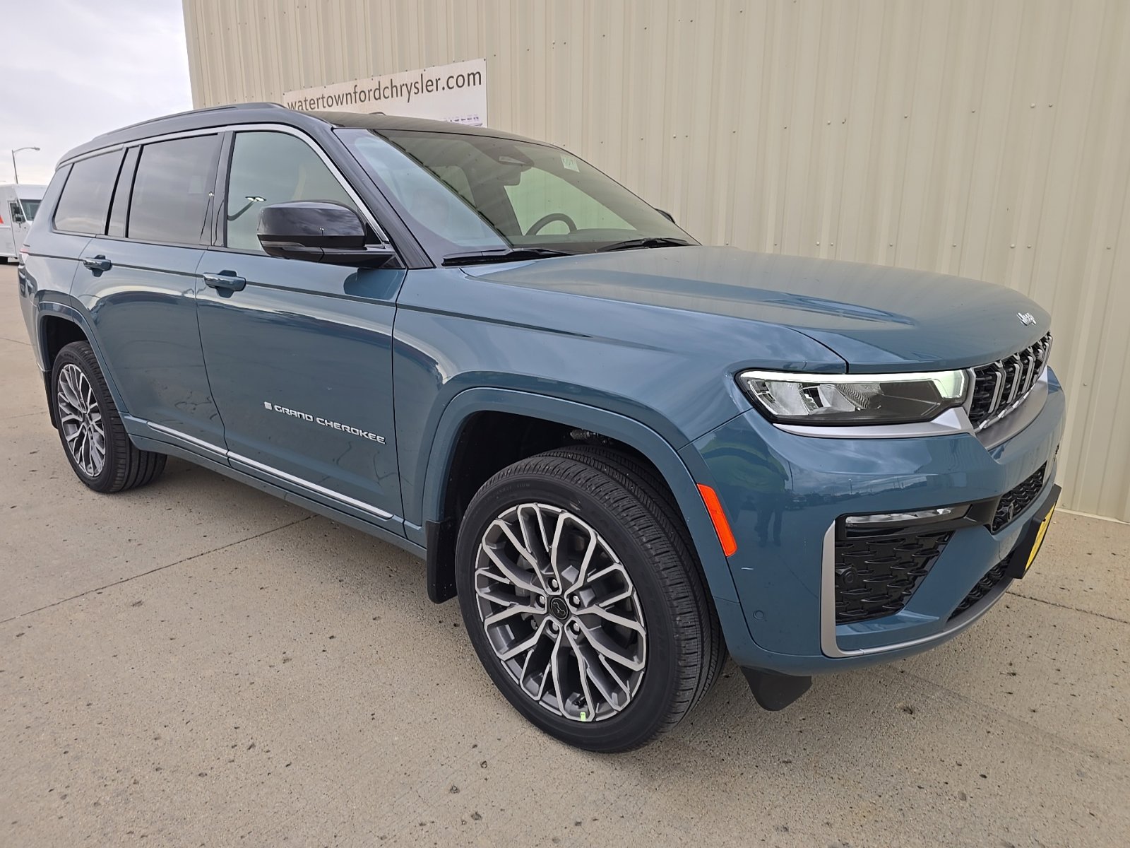 New 2027 Jeep Grand Cherokee L Summit Sport Utility