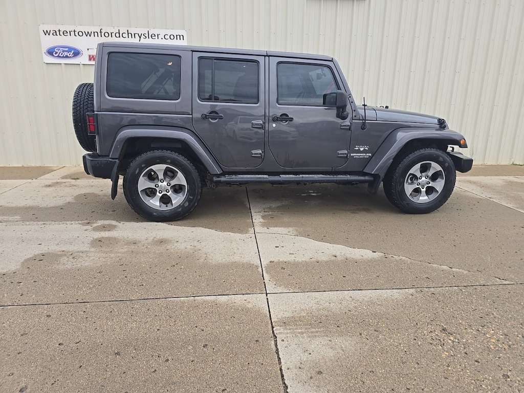 Used 2017 Jeep Wrangler Unlimited Sahara SUV